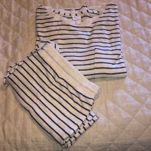 Women’s lounge wear / pajamas